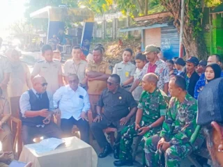 Warga Palang Akses Jalan Di Samping Swiss-Belhotel Sorong, Tuntut Penyerahan Sertipikat Tanah