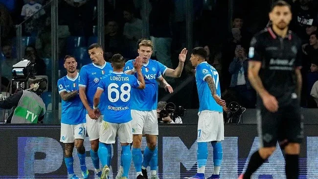 Napoli Perkasa Di Kandang, Cremonese Pulang Dengan Kekalahan 4-0