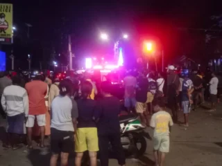 Keluarga Korban Penikaman Bawa Jenazah Ke Polresta Sorong Kota Desak Kejelasan Penanganan Kasus