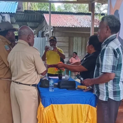 Reses Wakil Ketua I Dprk Maybrat Di Dapil Iii, Warga Sampaikan Delapan Aspirasi Prioritas
