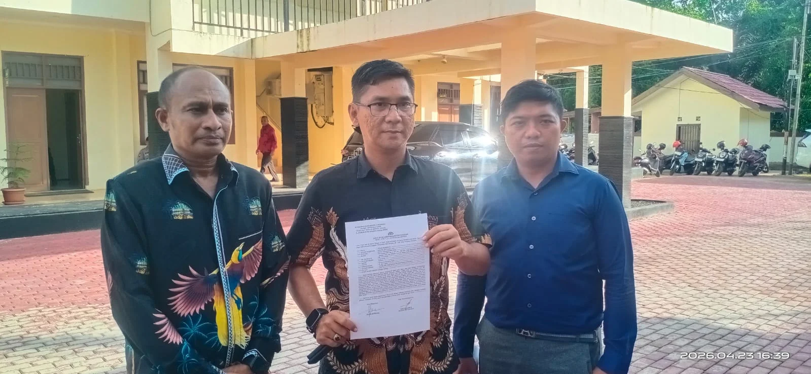 Kasus Dugaan Pencemaran Nama Baik, Mesak Mambraku Resmi Lapor Polisi