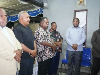 Melayat Ke Rumah Duka, Wakapolda Pbd Sebut Mama Paulina Sosok Penjaga Nilai Adat