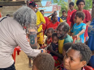 Melalui Trauma Healing, Polri Kembalikan Rasa Aman Warga Pasca Penyerangan Dua Nakes