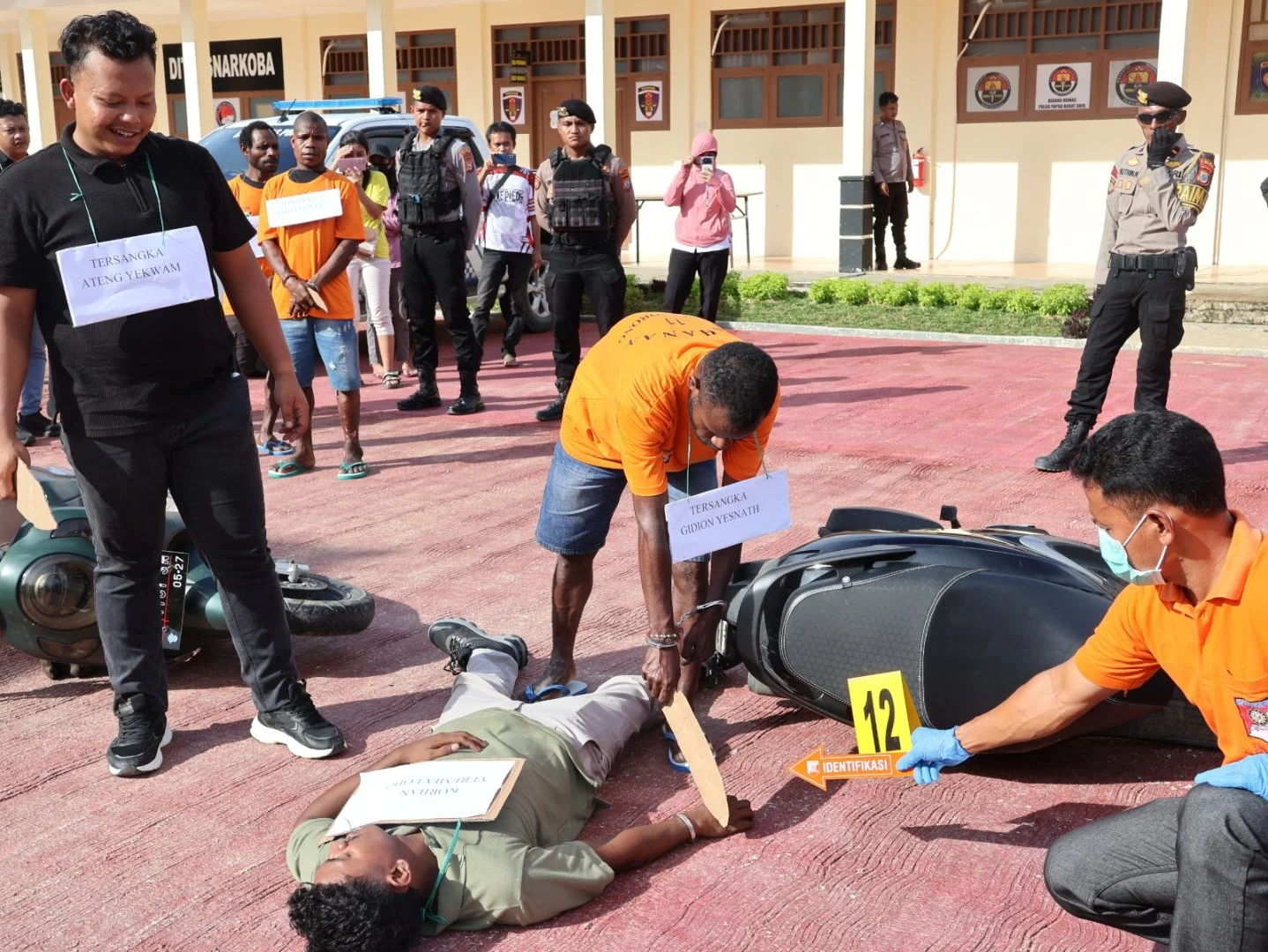 Polda Pbd Gelar Rekontruksi Penyerangan Dua Nakes Di Tambrauw, 17 Adegan Diperagakan