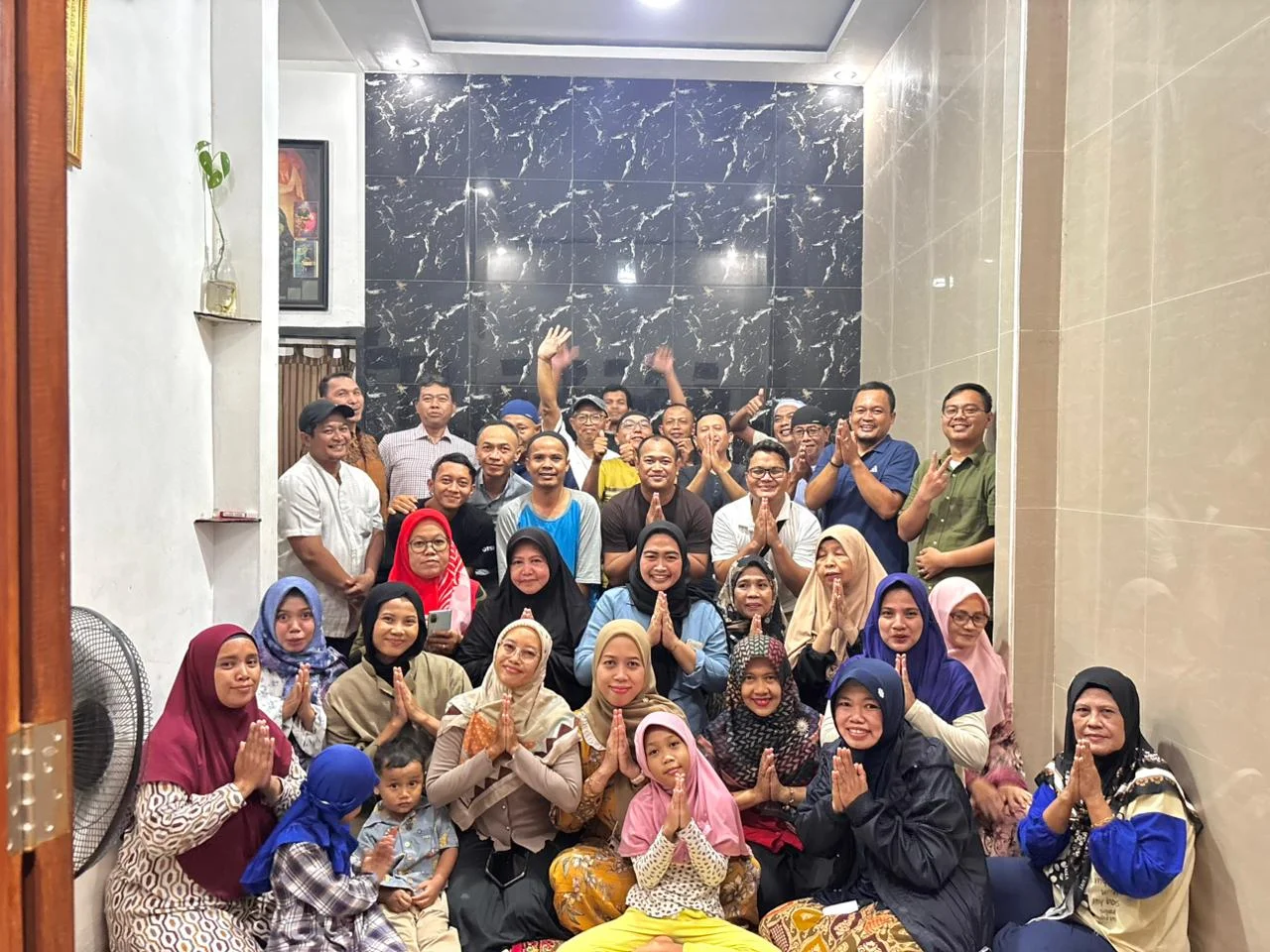 Warga Rt. 006 Rw. 11 Puri Artha Sentosa, Jl Sentosa, Gang Sentosa 1 Waringin Jaya Kab Bogor Menggelar Acara Halal Bihalal Malam Minggu 05/04/2026 Di Kediamannya Bapak Yadi Mulyatno,Acara Ini Sebagai Momentum Mempererat Tali Silaturahmi Dan Saling Memaafkan Usai Bulan Ramadhan Saya Sangat Bahagia Sekali Dengan Adanya Acara Ini.ungkap Yadi.