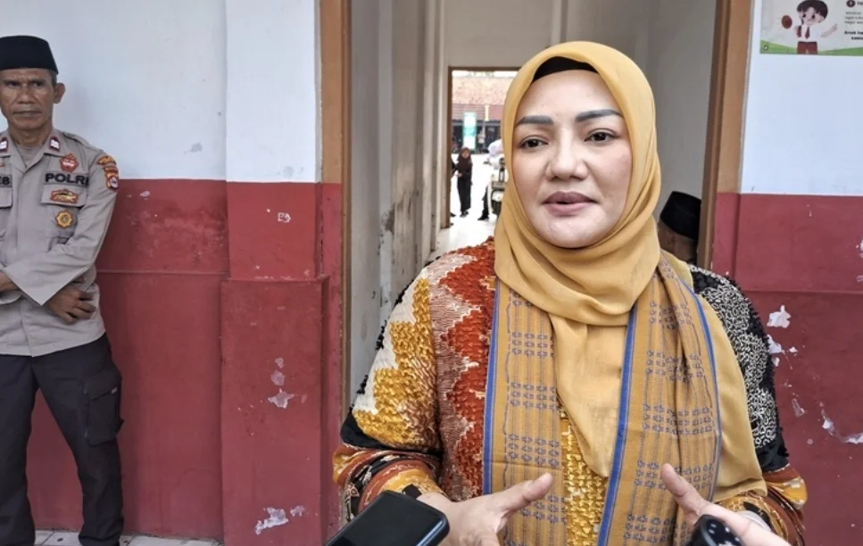 Adde Rosi Berikan Perhatian Serius Untuk Pendidikan Di Sekolah