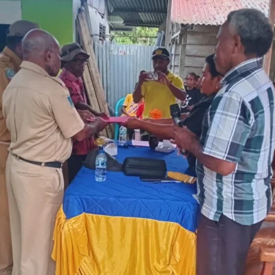 Reses Wakil Ketua I Dprk Maybrat Di Dapil Iii, Warga Sampaikan Delapan Aspirasi Prioritas