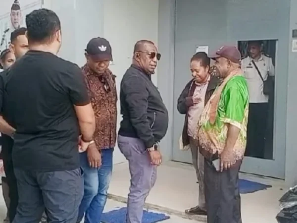 Ditangguhkannya Penahanan Tersangka Desy Osok, Pemalangan Kantor Bupati Diharapkan Berakhir