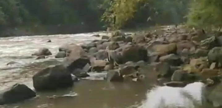 Diduga Bunuh Diri Pria Paruh Baya Asal Tasikmalaya Terjun Di Jembatan Cirahong