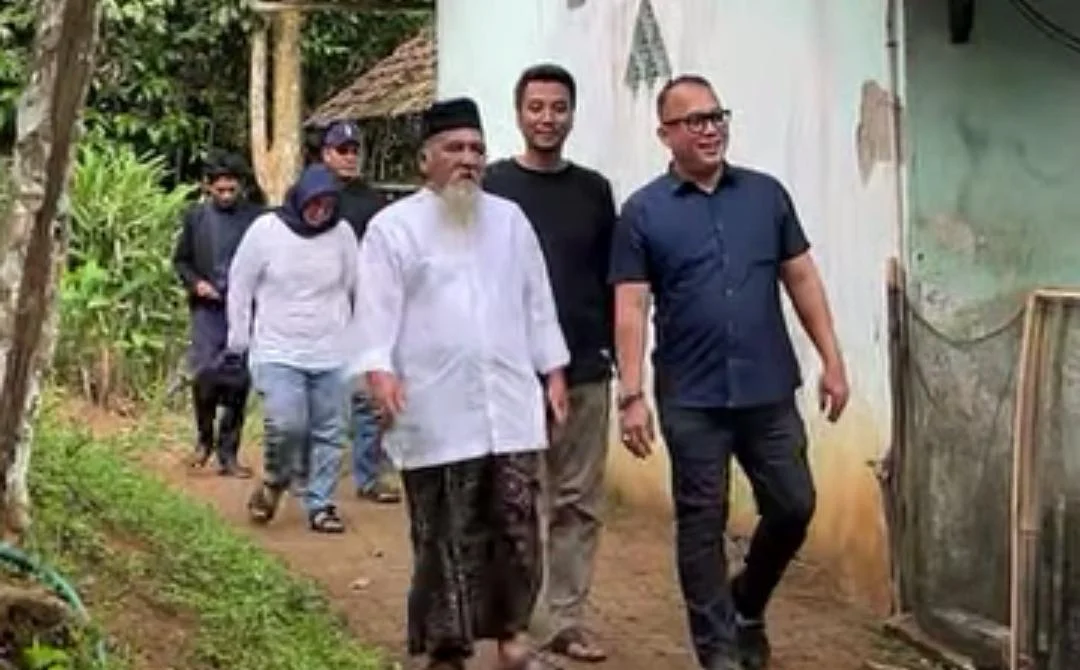 Legislator Nasdem Arif Rahman Beri Bantuan Jembatan Di Batu Namprak