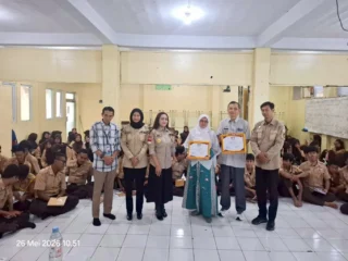 Pemuda Pemudi Bela Negara Dpc Kota Depok Bersama Badan Kesatuan Bangsa Dan Politik (Bakesbangpol) Kota Depok, Menggelar Seminar Bela Negara Di Smk Raflesia Depok. Kegiatan Yang Berlangsung Mulai Pukul 09.45 Wib Hingga 11.55 Wib Pada 26 Mei 2026 Tersebut Diikuti Oleh Ratusan Siswa Dan Siswi.