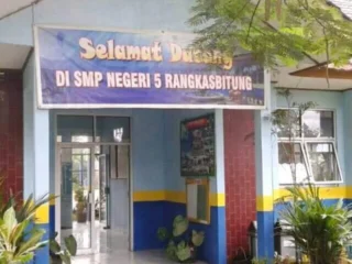 269 Siswa Kelas Ix Smpn 5 Rangkasbitung Antusias Ikuti Ujian Berbasis Komputer