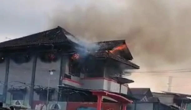 Gedung Inabah 5 Pontren Suryalaya Di Panumbangan Ciamis Terbakar
