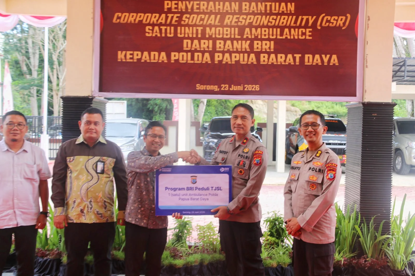 Polda Papua Barat Daya Dapat Bantuan Mobil Ambulance Dari Bank Rakyat Indonesia 