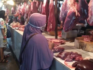 Pedagang Daging Di Pasar Manis Ciamis Keluhkan Sepinya Pembeli Pasca Idul Adha