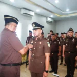 Kajari Sorong Lantik Yosafat Tamba Sebagai Kasubsi Ii Seksi Intelijen