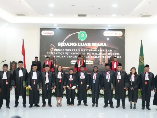 Perkuat Penegakan Hukum, Pengadilan Tinggi Papua Barat Sumpah 12 Advokat Baru