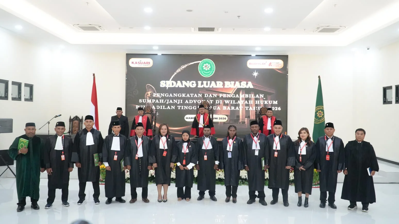Perkuat Penegakan Hukum, Pengadilan Tinggi Papua Barat Sumpah 12 Advokat Baru