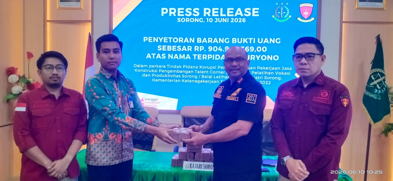 Amankan Kerugian Negara Dari Kasus Korupsi Talent Corner, Kejari Sorong Setor Uang Rp 904 Juta Ke Bni