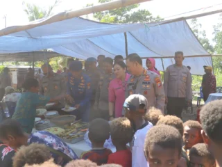 Sambut Hut Bhayangkara Ke 80, Polresta Sorong Kota Gelar Kegiatan Tokok Sagu
