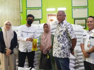 Bantuan Pangan Tepat Waktu, Warga Warunggunung Ucapkan Terima Kasih Ke Pemerintah Dan Bulog