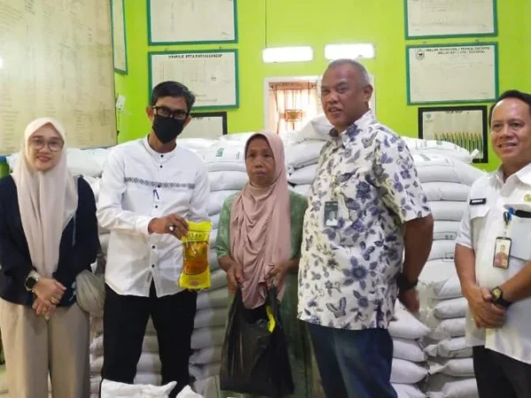 Bantuan Pangan Tepat Waktu, Warga Warunggunung Ucapkan Terima Kasih Ke Pemerintah Dan Bulog