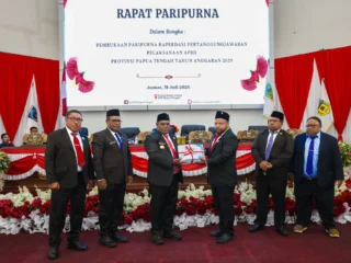 Gubernur Meki Nawipa Serahkan Raperda Pertanggungjawaban Apbd 2025 Kepada Dpr Papua Tengah