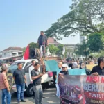 Dprd Lebak Digoyang Aksi Massa, Tagih Nyali Aph Usut Dugaan Pengeroyokan Aktivis