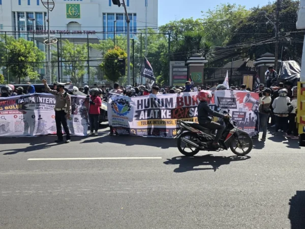 Hukum Bukan Alat Kejaksaan: Ratusan Massa Minta Hentikan Intervensi, Jaga Prinsip Kesetaraan Di Mata Hukum