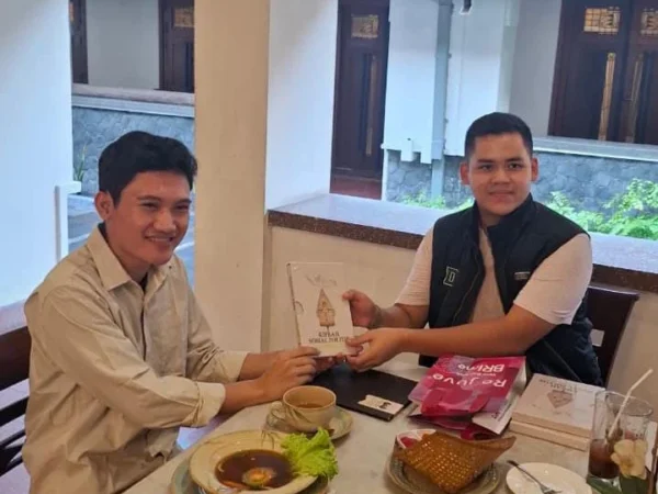 Berpikir Kepulauan: Tiyo Ardianto Dan Dhana Baswara Rumuskan Paradigma Baru Indonesia