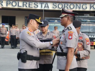 Kapolresta Sorong Kota Lantik Akbp Gleen Rool Mole Sebagai Wakapolresta