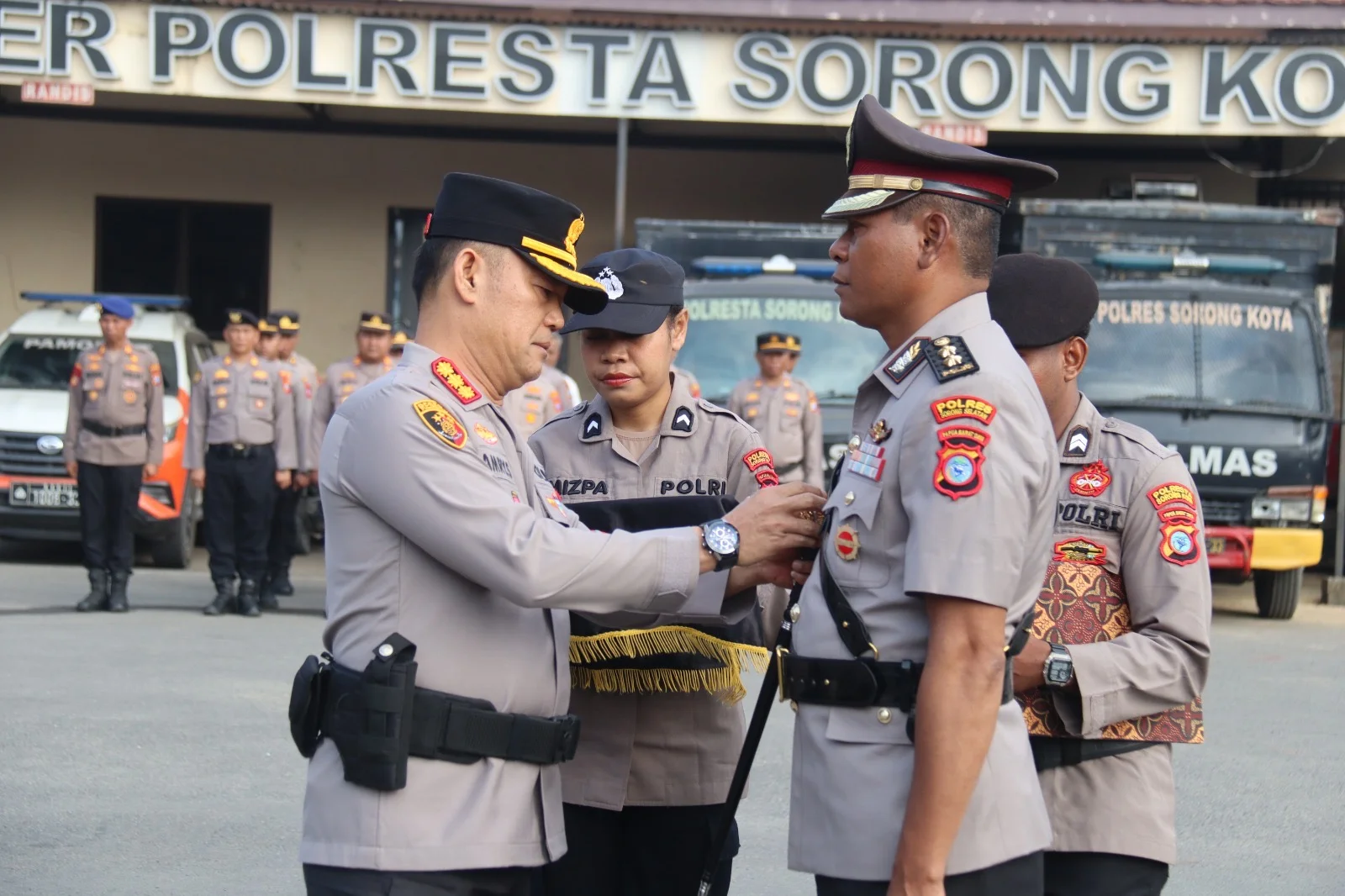 Kapolresta Sorong Kota Lantik Akbp Gleen Rool Mole Sebagai Wakapolresta