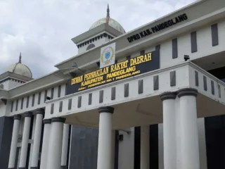 Pekerja Pt Mayora Cadasari Keluhkan Status Kontrak, Dprd Didorong Panggil Manajemen Dan Yayasan Outsourcing