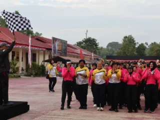 Jalan Santai Dan Perlombaan Semarakkan Hut Ri Dan Hut Polwan