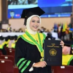 Buktikan Kesibukan Bukan Halangan, Dr Hj Reni Apriani Selesaikan Doktor Tepat Waktu Cum Laude