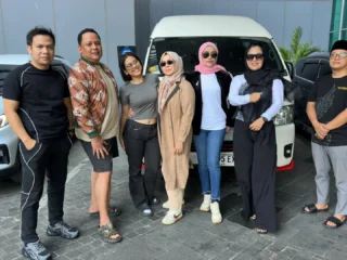 Jelang Muktamar Ke-35 Nu, Rombongan Artis Ibu Kota Berangkat Ke Jombang