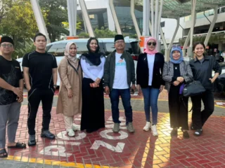 Jelang Muktamar Ke-35 Nu, Rombongan Artis Ibu Kota Berangkat Ke Jombang