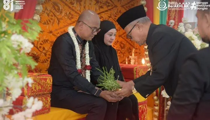 Tradisi Peusijuk Sambut Kajati Baru Aceh, Penuh Makna Resti Dan Harapan Penegakan Hukum ​