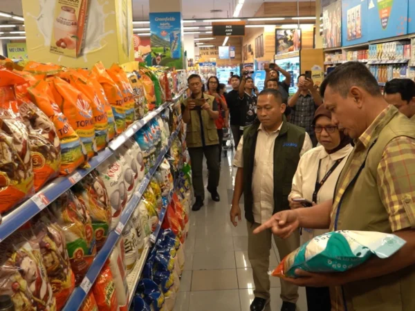 Bulog Perluas Akses Beras Premium Ke Masyarakat