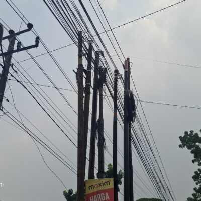 Tiang Provider Kian Menjamur, Denyy Soroti Lemahnya Penataan Di Pandeglang 25 Tiang Provider Kian Menjamur, Denyy Soroti Lemahnya Penataan Di Pandeglang