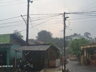 Gerak 08 Banten Soroti Kabel Wifi Semrawut, Nani: Pemkab Pandeglang Tak Punya Gigi
