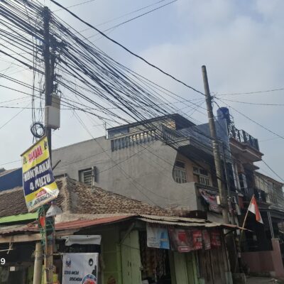 Pandeglang Dikepung Kabel Wifi Berantakan, Pemkab Dan Dprd Jadi Sorotan 39 Pandeglang Dikepung Kabel Wifi Berantakan, Pemkab Dan Dprd Jadi Sorotan