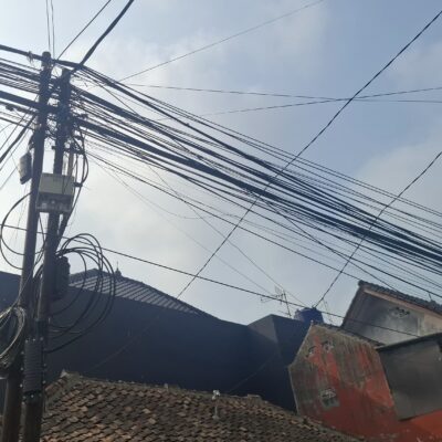 Pandeglang Dikepung Kabel Wifi Berantakan, Pemkab Dan Dprd Jadi Sorotan 37 Pandeglang Dikepung Kabel Wifi Berantakan, Pemkab Dan Dprd Jadi Sorotan