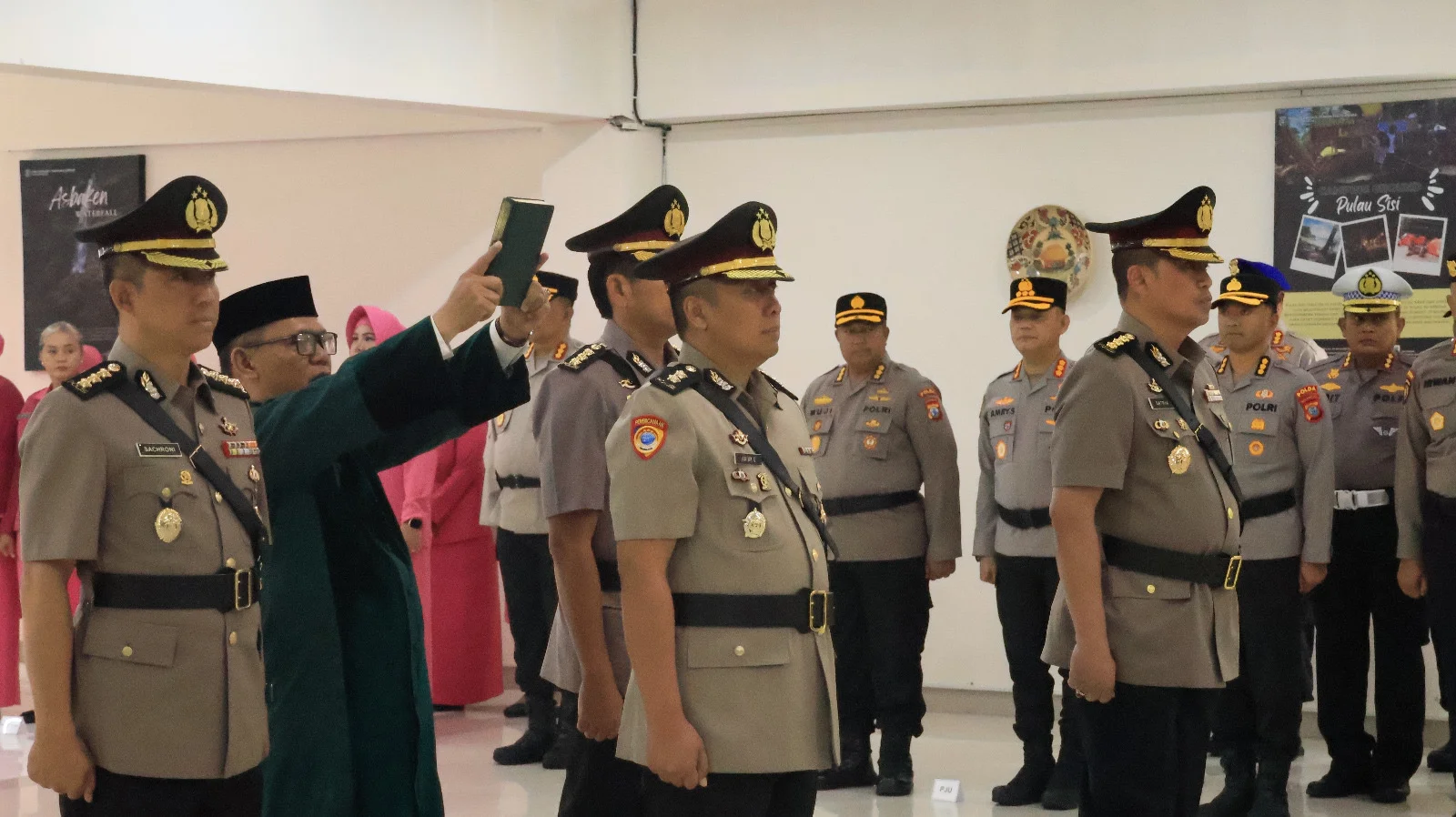 Kapolda Hengki Haryadi Pimpin Sertijab Dua Pju Polda Papua Barat Daya