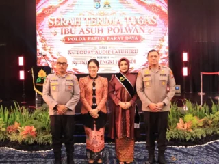 Kapolda Papua Barat Daya Hengky Haryadi Pimpin Serah Terima Tugas Ibu Asuh Polwan