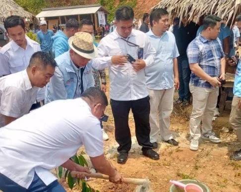 Tiang Telepon Di Batur Jaya Dipertanyakan, Rohim Desak Aph Investigasi Program Dan Perizinannya