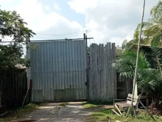 Pemilik Bungkam, Asal-Usul Kayu Pacakan Di Pabrik Km 28 Kian Dipertanyakan