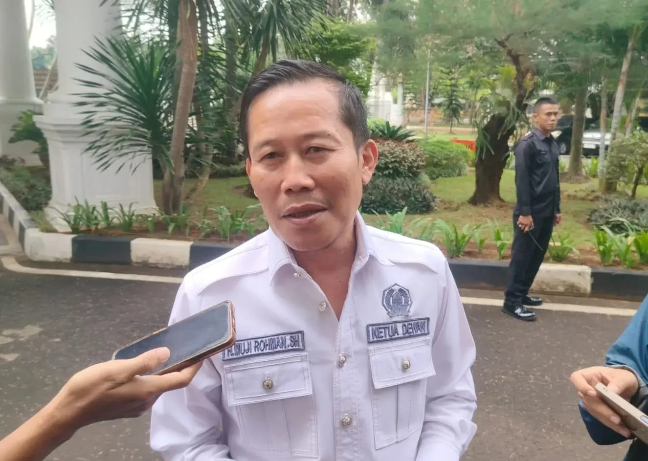 Ketua Dprd Kota Serang Bantu Warga Kasemen, Biaya Rehabilitasi Ditanggung Pribadi