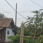 Babinsa, Babinmas Dan Rt Temui Warga, Polemik Pemasangan Tiang Wifi Kembali Disorot