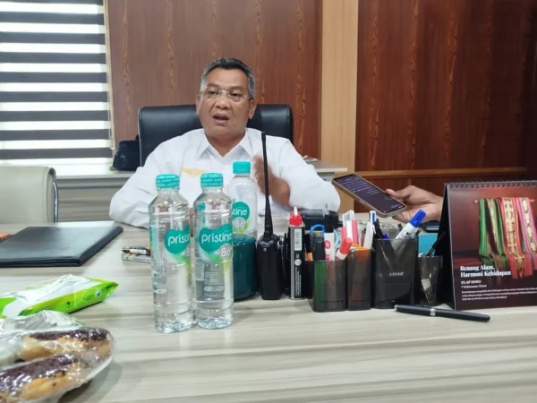 Bandara Deo Pastikan Tak Ada Pembatalan Penerbangan Meski Sejumlah Titik Di Kota Sorong Terbakar